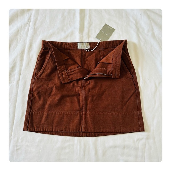β
NWT Everlane Canvas Stamp Skirt - Brick Brown β
- Picture 6 of 17